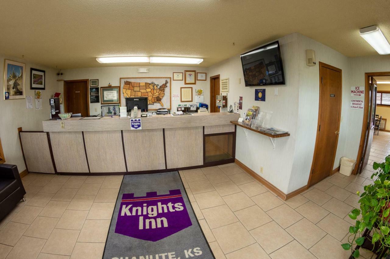 Knights Inn - Chanute Eksteriør billede